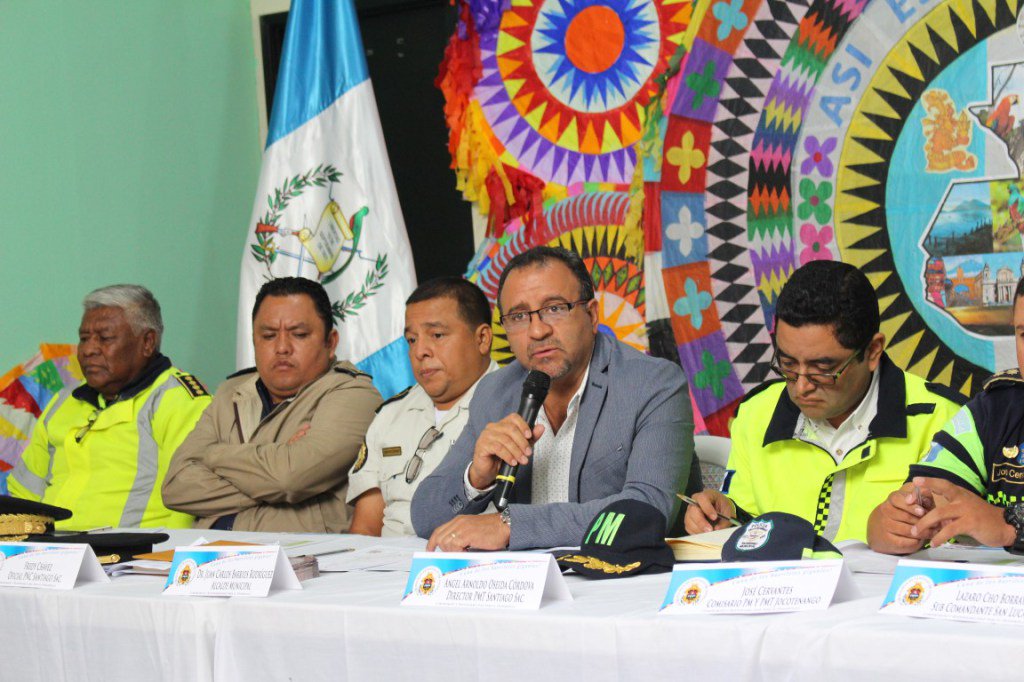 ElMetropolitan1's tweet photo. Feria del Barrilete en Santiago Sacatepéquez https://t.co/0Ticlc2785 https://t.co/iVsTmzwL7H