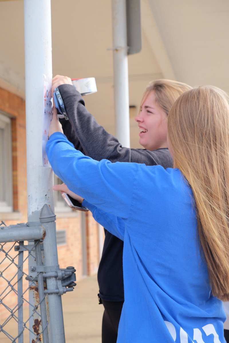 OSchoolsPR's tweet photo. Happy 🎃🧙‍♀️👻 &amp; be safe! Watch for cars (cars, watch for walkers). These #OHS_NY students worked hard to post your #OSDSailorSafety posters. https://t.co/7HNeIbGamp
