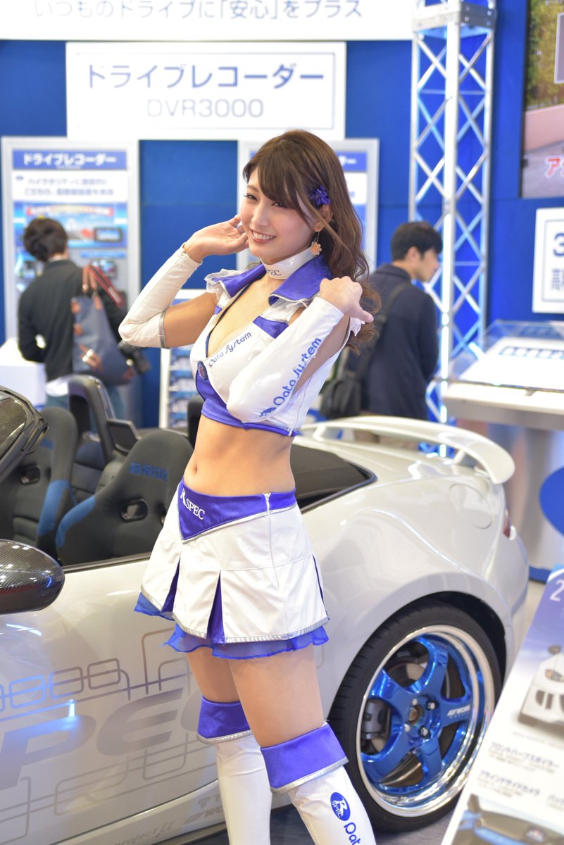 benchan0527's tweet image. 無事に帰宅!
やっと会えました❤️
Data Systemブースの前だけ人だかりが・・・
お菓子渡せてよかった😁
#沢すみれ #データシステム #DataSystem #TMS #東京モーターショー2017