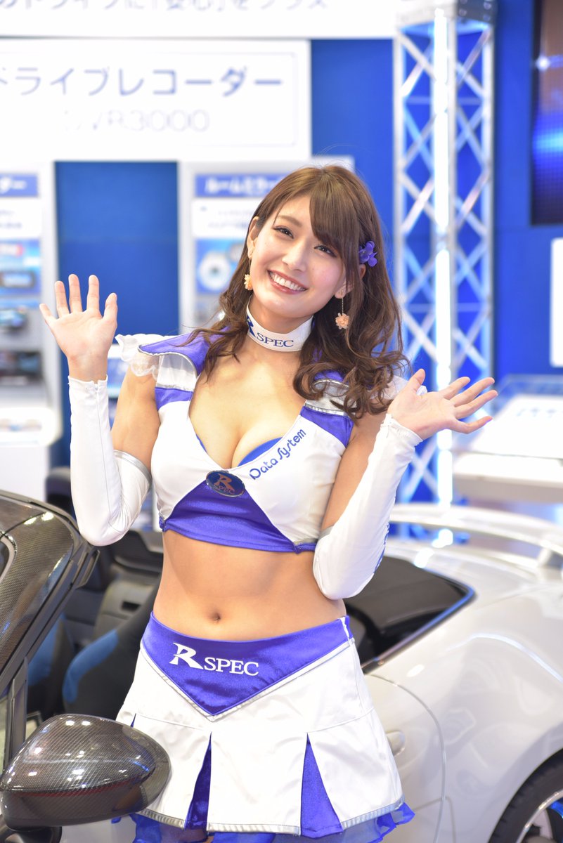 benchan0527's tweet image. 無事に帰宅!
やっと会えました❤️
Data Systemブースの前だけ人だかりが・・・
お菓子渡せてよかった😁
#沢すみれ #データシステム #DataSystem #TMS #東京モーターショー2017