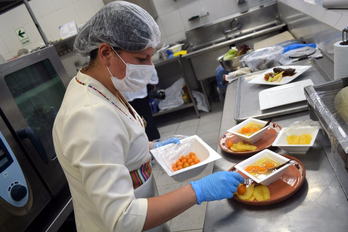 OHSJD's tweet photo. @csjd_arequipa gana Concurso Internacional de Gastronomía Hospitalaria organizado por @FEPAS_Salud y @ULeCordonBleu: https://t.co/2mUdR7NvV2 https://t.co/WkDyin31J1