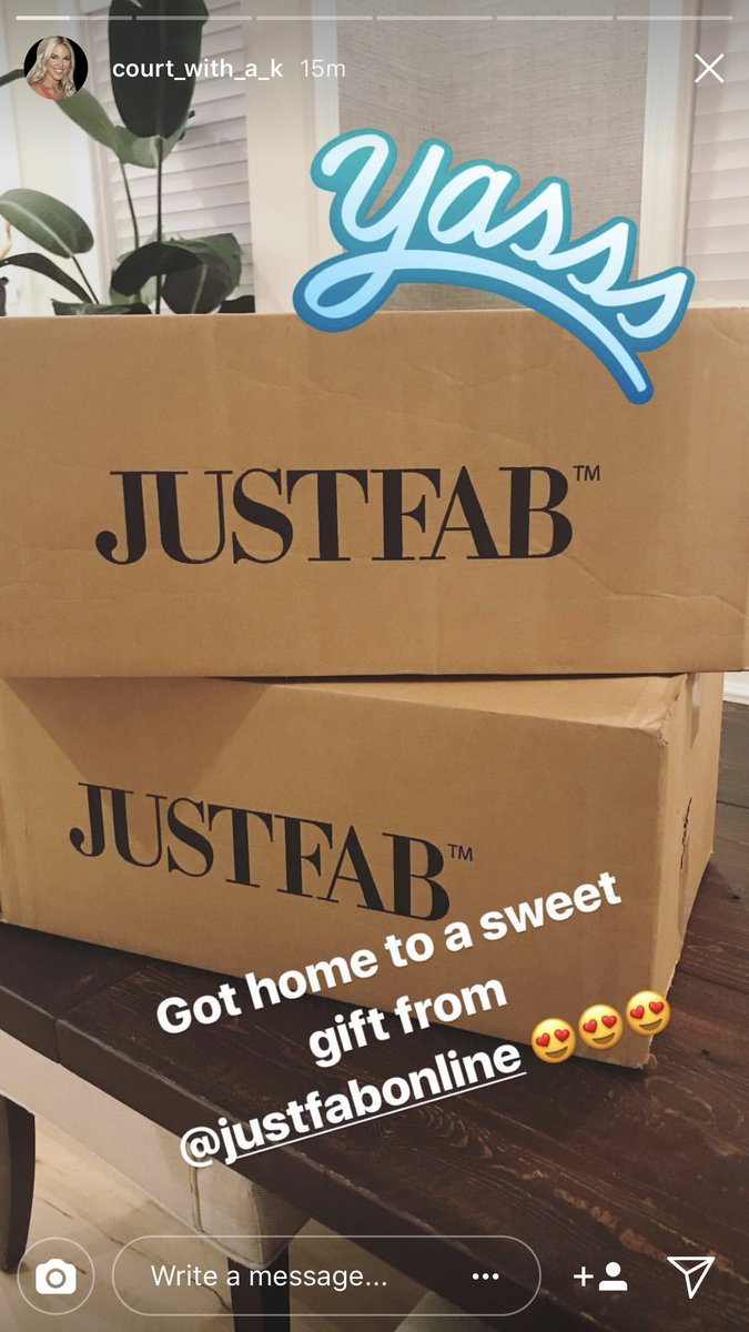 bricallado's tweet photo. guys. i sent justin turner's fiancé* hella blue shoes and she posted about it #PRlady #Dodgers 💙 https://t.co/FkLgab3Twx