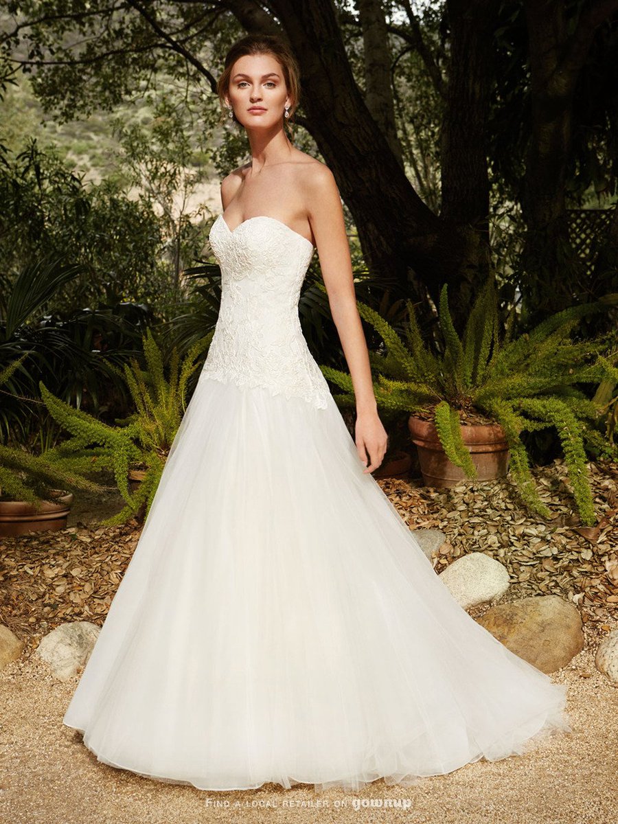 We love this <a href="/Enzoani_USA/">Enzoani_USA</a> BT16-10 #WeddingDress GownUp.com/gowns/20770