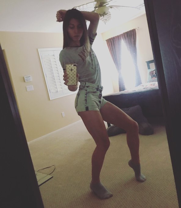 💃🏻 https://t.co/593i6B6tzH<a href="/tag/squeezable"class="tags"><span>#squeezable</span></a>