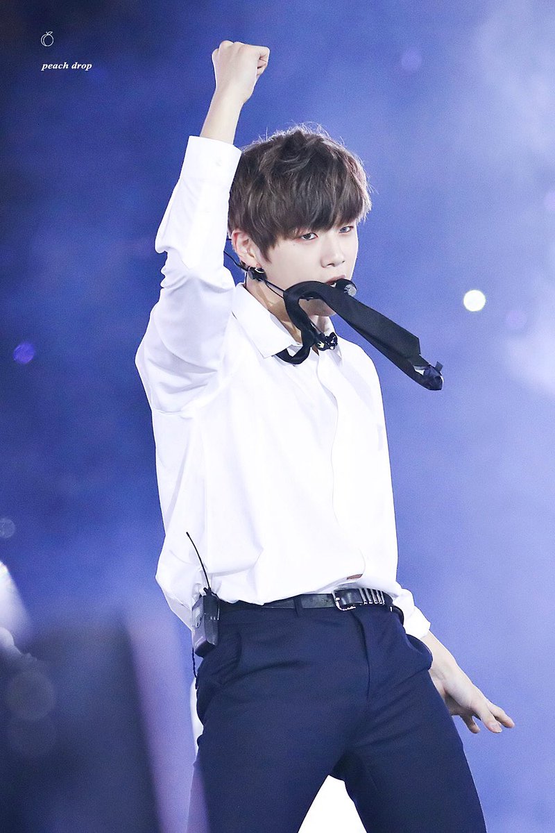 peachdrop1210's tweet photo. 안그래도 귀여운데 넥타이가 귀여움을 더해주네 🍑✨

#강다니엘 #워너원 #WANNAONE https://t.co/7ScvYkBmQA