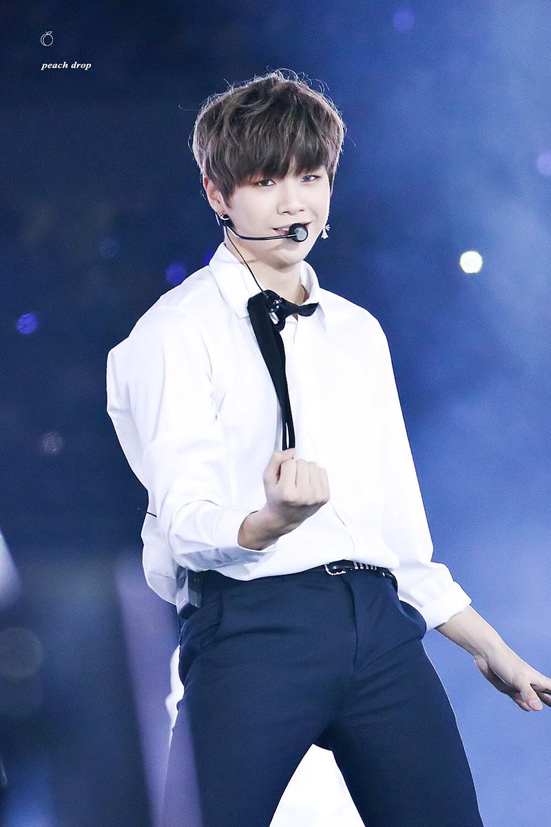 peachdrop1210's tweet photo. 안그래도 귀여운데 넥타이가 귀여움을 더해주네 🍑✨

#강다니엘 #워너원 #WANNAONE https://t.co/7ScvYkBmQA