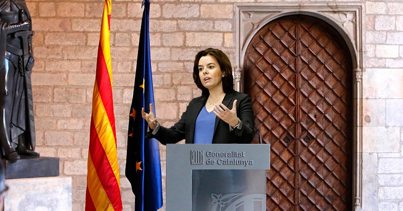 elmundotoday's tweet photo. Sáenz de Santamaría afirma que “España ens roba” sólo 3 días después de ser designada presidenta de la Generalitat https://t.co/EMVTa4rDHn https://t.co/CqrV8057sM
