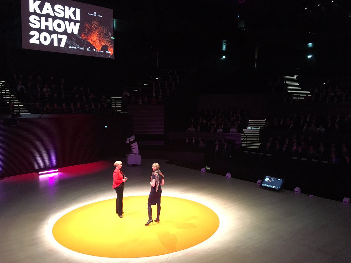 ElisaTarkiainen's tweet photo. Two women on stage talking about #businessstrategy, #growth and #jobs. Refreshing. #KASKI17 https://t.co/IS8UN3W8KP