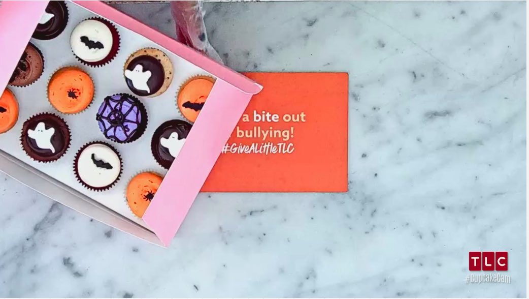 GTownCupcake's tweet photo. ππ» Itβs a spooky sweet day at @GTownCupcake! Watch all the Halloween action LIVE at https://t.co/c84N15DmKn! #CupcakeCam #PackingCam https://t.co/NP0QOoeOgy