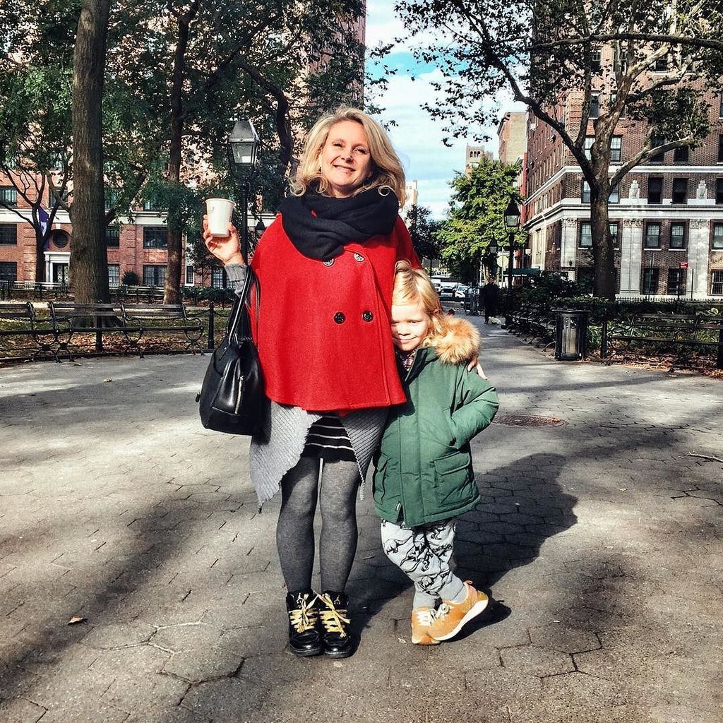 veronicadarling's tweet photo. We made it to New York! FYI sewing friends, I'll be posting regularly at @ameliachappelow until we get settled! We… https://t.co/qgs0jiNLbZ https://t.co/7NS4PuD51Y