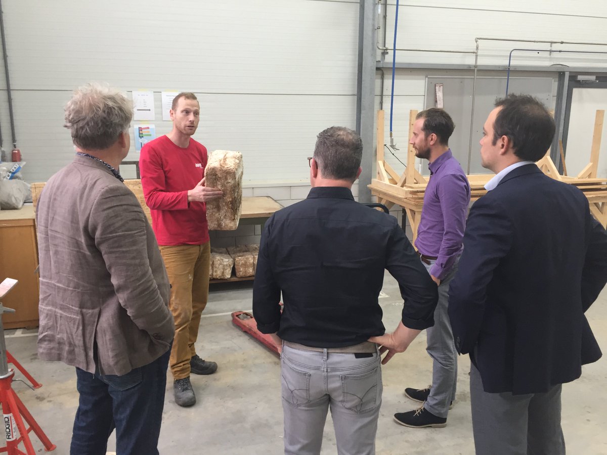 peterlindersNL's tweet photo. Zojuist een delegatie vanuit #Tilburg bij @SPARK_Campus in ons #myceliumLAB in januari starten we in #HartVanBrabant#Moed https://t.co/ryeLIe28kh