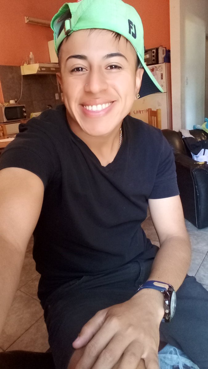 Negroooo10's tweet photo. Marteeees 👑😙 https://t.co/8Em9EXMZtC