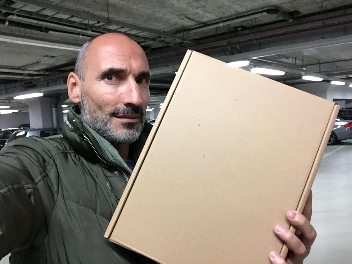 blckbxnews's tweet photo. Dit is m dus! De Go4Dry schoenendroger waarmee @larsvandenberg2 de boer op gaat. Wordt vervolgd! https://t.co/6ww1ICxVHF