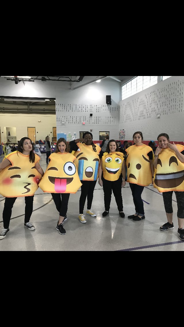 MrsR_Grace's tweet photo. Living Life like a Emoji in Kindergarten!! #Kindergartenlife😳 #mood #ipsbproud @IbervilleSchool @msa_w https://t.co/o6iezUL5Oe