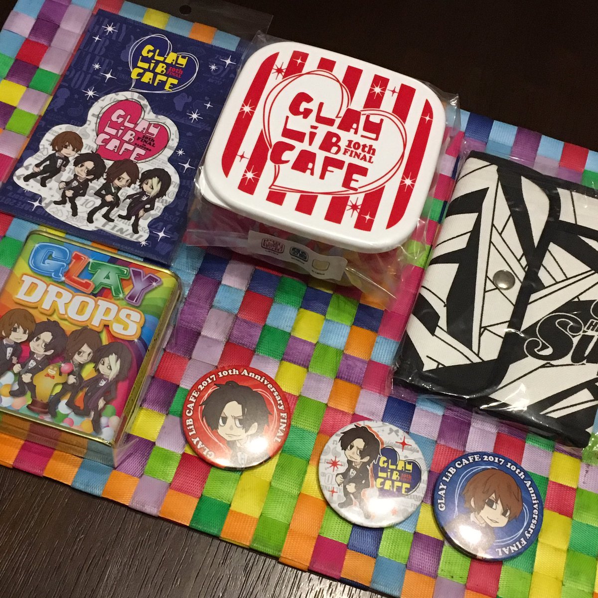 miku_GD22's tweet photo. 札幌はCafeがないのが残念だけど😫
ランダムのバッチ買ったけど大好きなHISASHIは当たらず💦本当HISASHI運無さすぎ😱いゃ、去年で一気に使っちゃったんだなきっと😭😭
まるでTERUファンみたいじゃないか😗
#GLAYLibCafe
#GLAY https://t.co/w2mDlTi6Jg