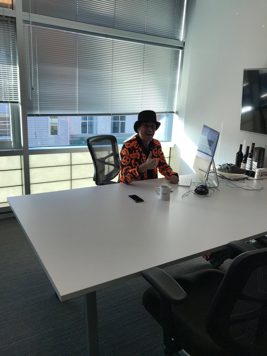pchamal's tweet photo. @jasonlk doing Halloween right! @saastr @CoSellingSpace where all the fun is at !! https://t.co/BaqPKGE01Z
