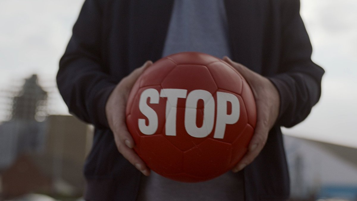 SkySports's tweet photo. Given #Stoptober a go this year? Well done and we hope you stay #smokefree. 

RT this to win a Newcastle shirt signed by Graeme Souness! https://t.co/kVueo9S8K6