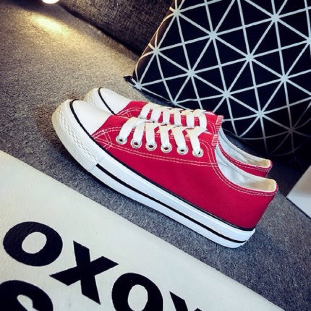 uwaisstudio's tweet photo. I'm selling Canvas shoes girl... for RM40.00. Get it on Shopee now! https://t.co/wZ3M1EfO5q #ShopeeMY https://t.co/YTk1rGT2wS