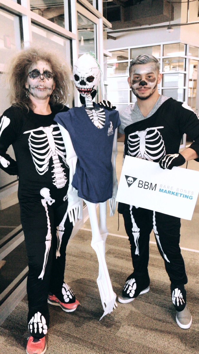 IMTSchicago's tweet photo. We do #Halloween 🎃 right at @amtonline #HappyHallpween https://t.co/fetJAcbPjB