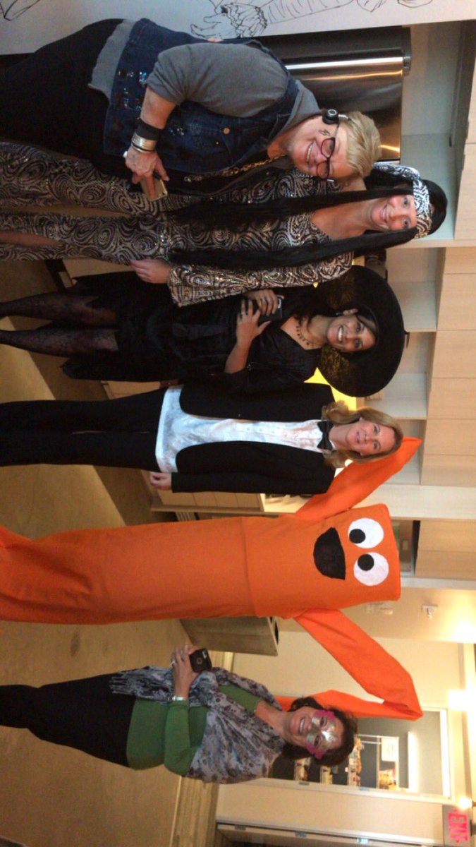 IMTSchicago's tweet photo. We do #Halloween 🎃 right at @amtonline #HappyHallpween https://t.co/fetJAcbPjB