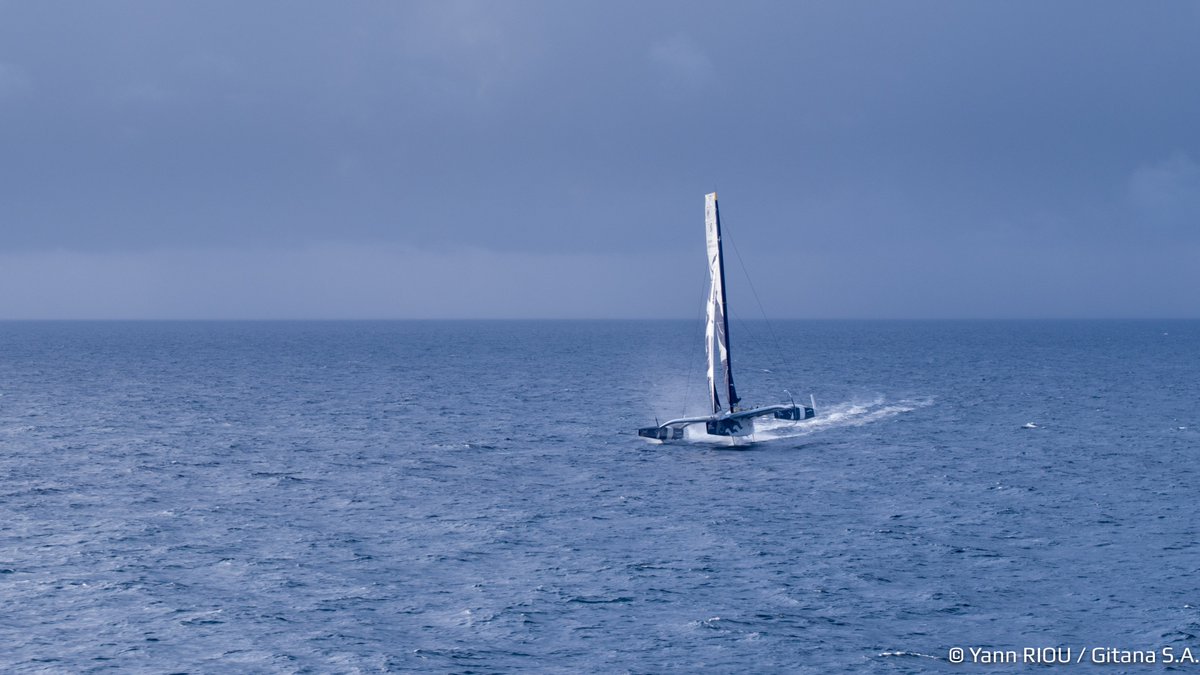 Maxi Edmond de Rothschild, pionnier du genre #FlyingOffshore

👉🏻 bit.ly/2zljN7o