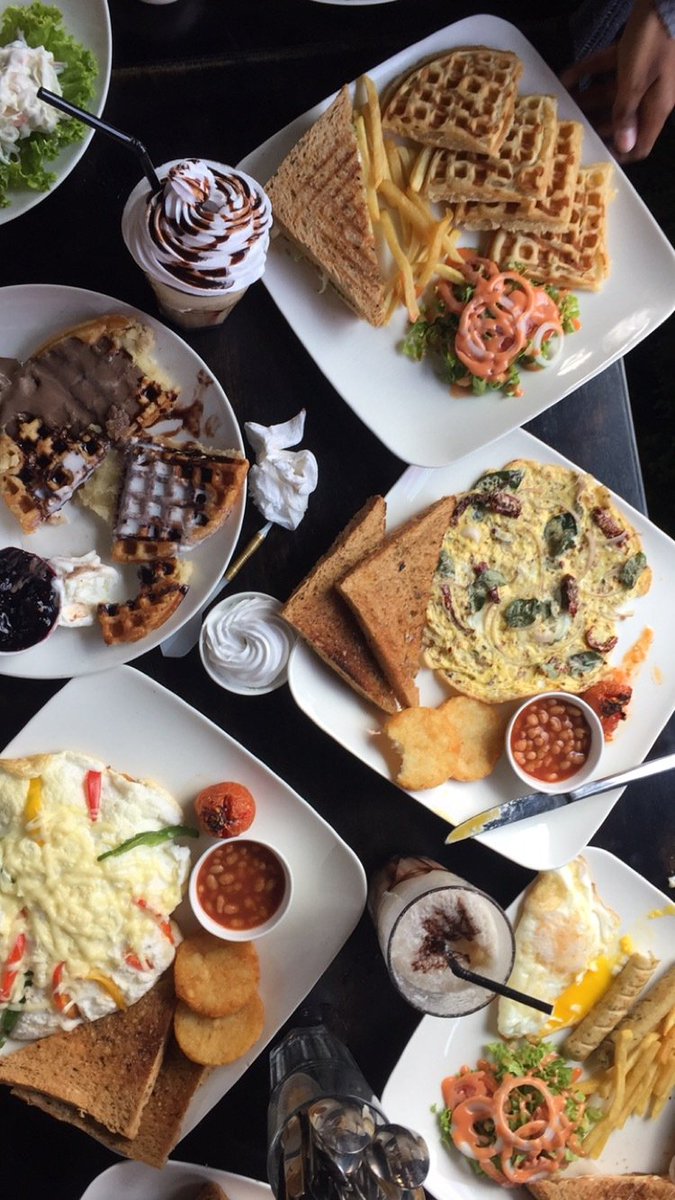 RavinaSachdev's tweet photo. Cabaret Breakfast Review https://t.co/vbR51c8atY https://t.co/0vqIhxUW0o