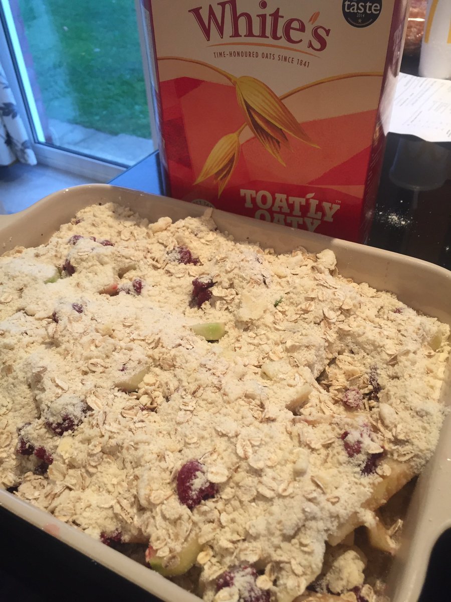 Love an apple &amp; berry crumble on Halloween night going in the oven made with <a href="/ArmaghBramley/">Armagh Bramley</a> topped with <a href="/WhitesOats/">White's Oats</a> #HappyHalloween