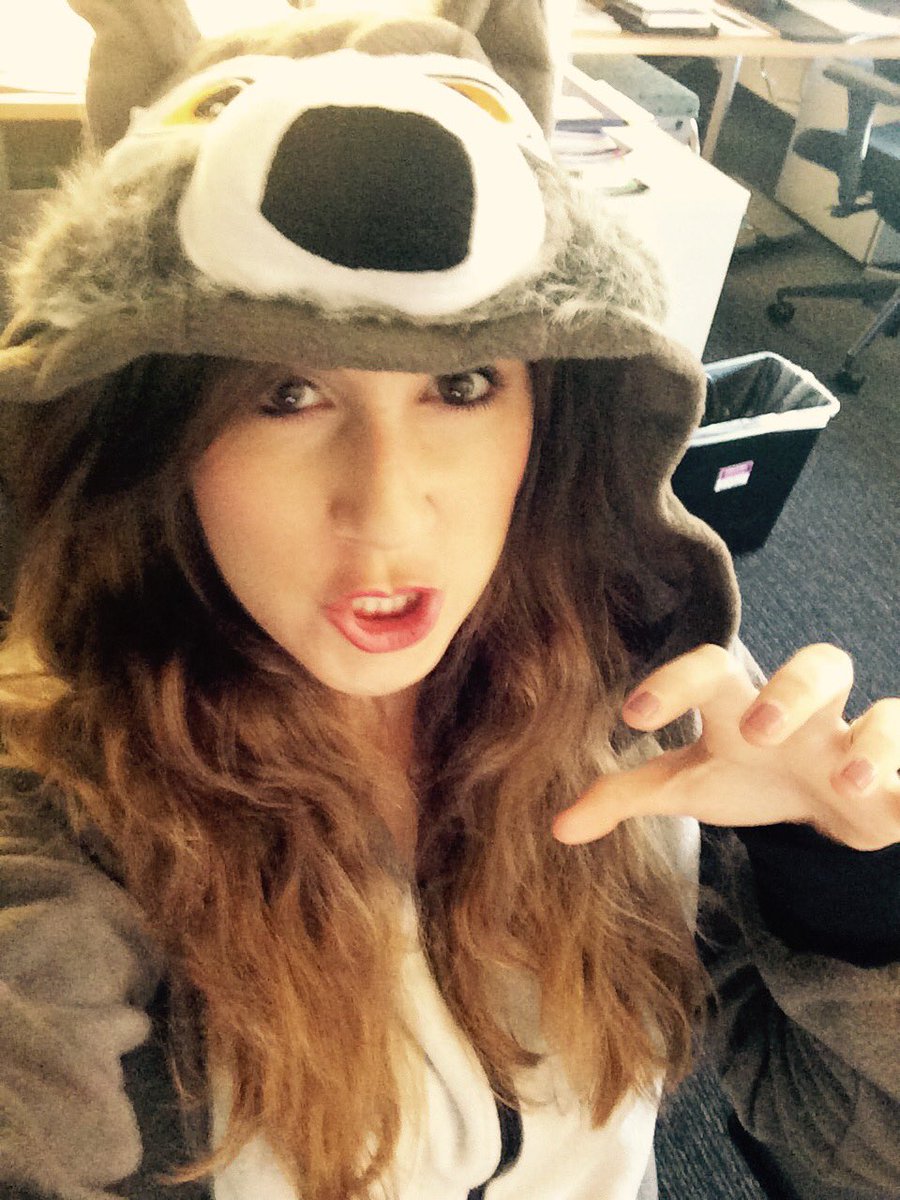 rachelcwolf's tweet photo. A Wolf in her natural habitat #happyhalloween #whatsthis #comftycostume #thanksforthenamehubby https://t.co/wk3kGh1Z3R