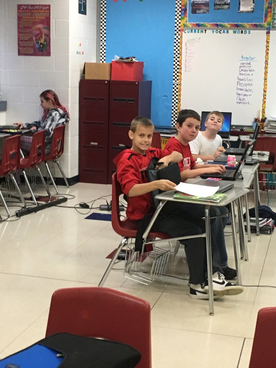 Todd_Hall6's tweet photo. Impressed that a few Ss couldn’t stop writing, so they voluntarily continued working while eating lunch.  #WeAreMCUSD https://t.co/Umqk2OyAlE