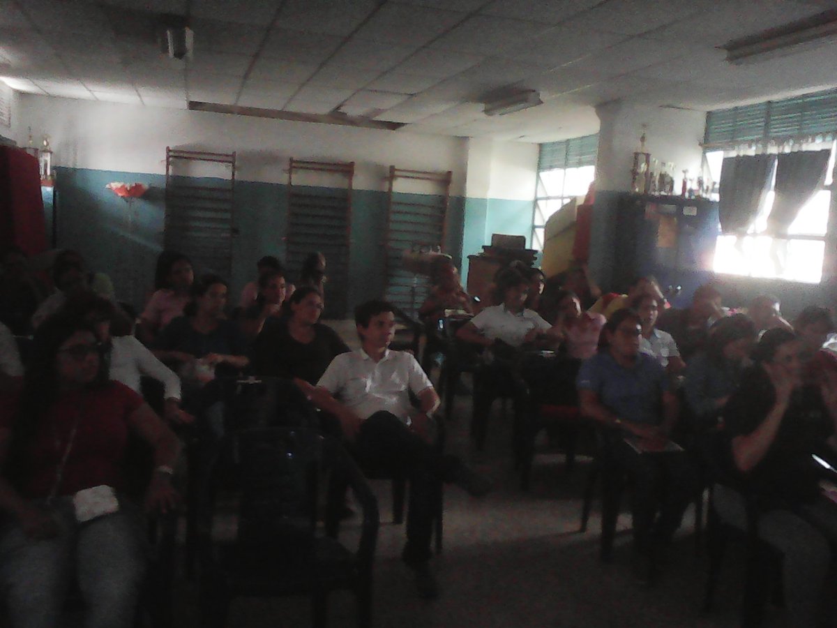 belkystr's tweet photo. Socialización del I momento acuerdos de convivencia, UE Carlos Rangel Lamus.@PdeOrientacion,@pdetachira,@charlychaves ,@divceup https://t.co/f6sUvBkdjf
