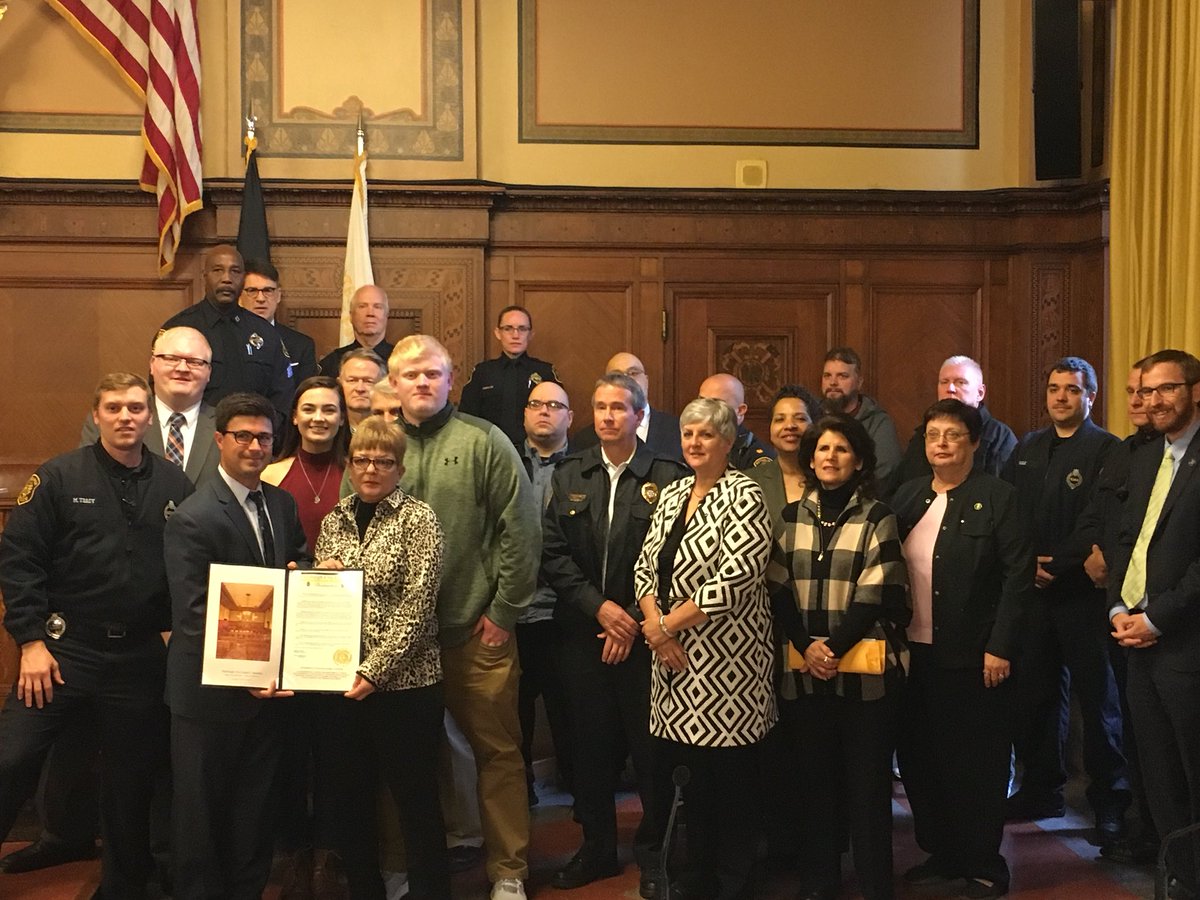 PghPolice's tweet image. Thanks to @CoreyOConnorPGH &amp;amp; Pgh City Council for proclaiming Oct. 31 Mike Tracy Day in memory of our late Narcotics &amp;amp; Vice detective.