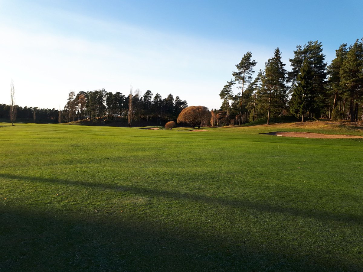 argcgolf's tweet photo. Kenttä avattu tänään (9-reikää). Loppuviikolle luvattu  lämpenevää ilmaa, joten toden.näk. pelimahdollisuuksia tarjoutuu. Pysykää kuulolla! https://t.co/6UI8mY4RpB