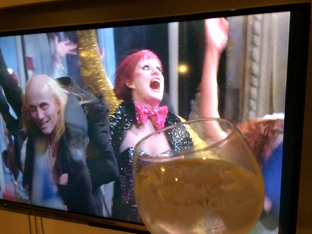 craftginday's tweet photo. A large copa with a true craft #gin and #RockyHorror on DVD. That's how I roll on #Halloween2017 https://t.co/t6uhuviqBF