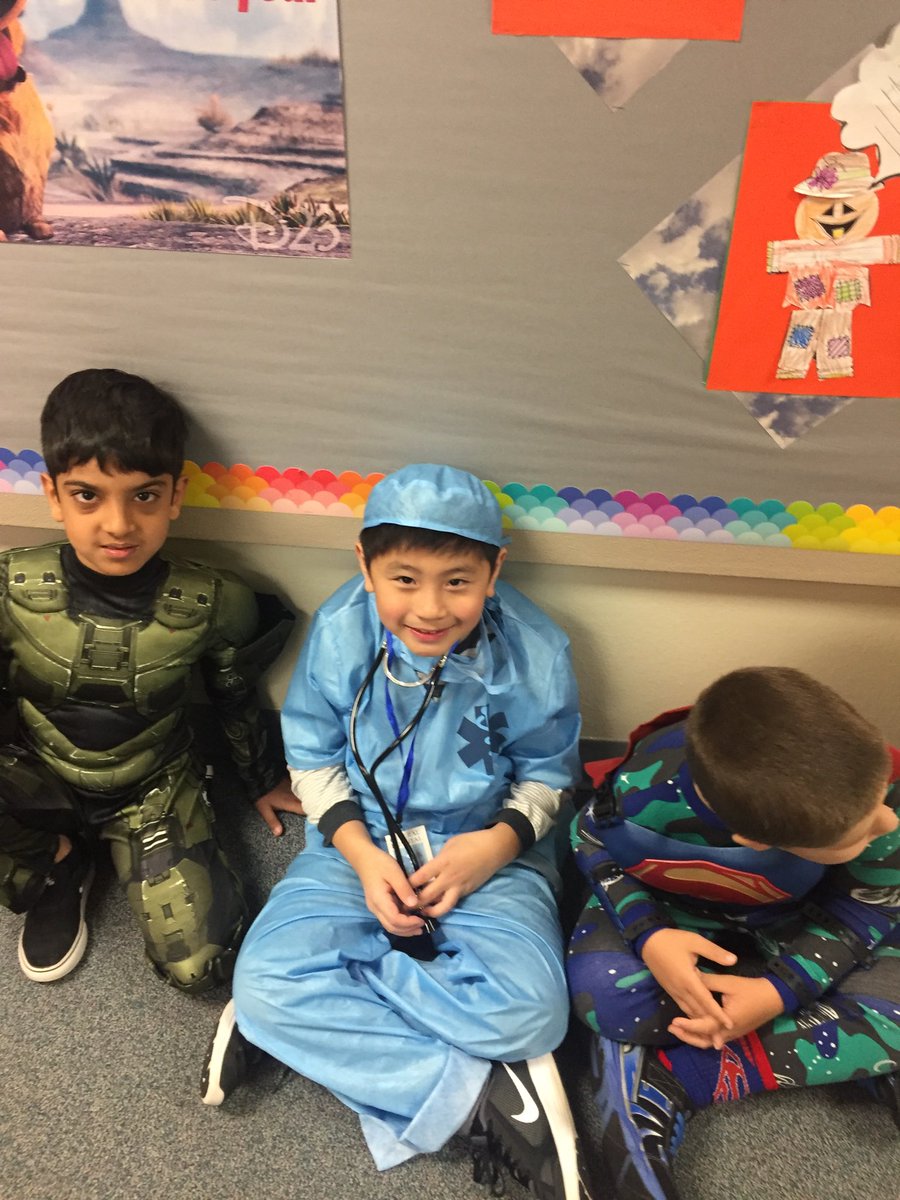 mr_dewester's tweet photo. Excited for the costume parade. https://t.co/IMf0T4TFWL