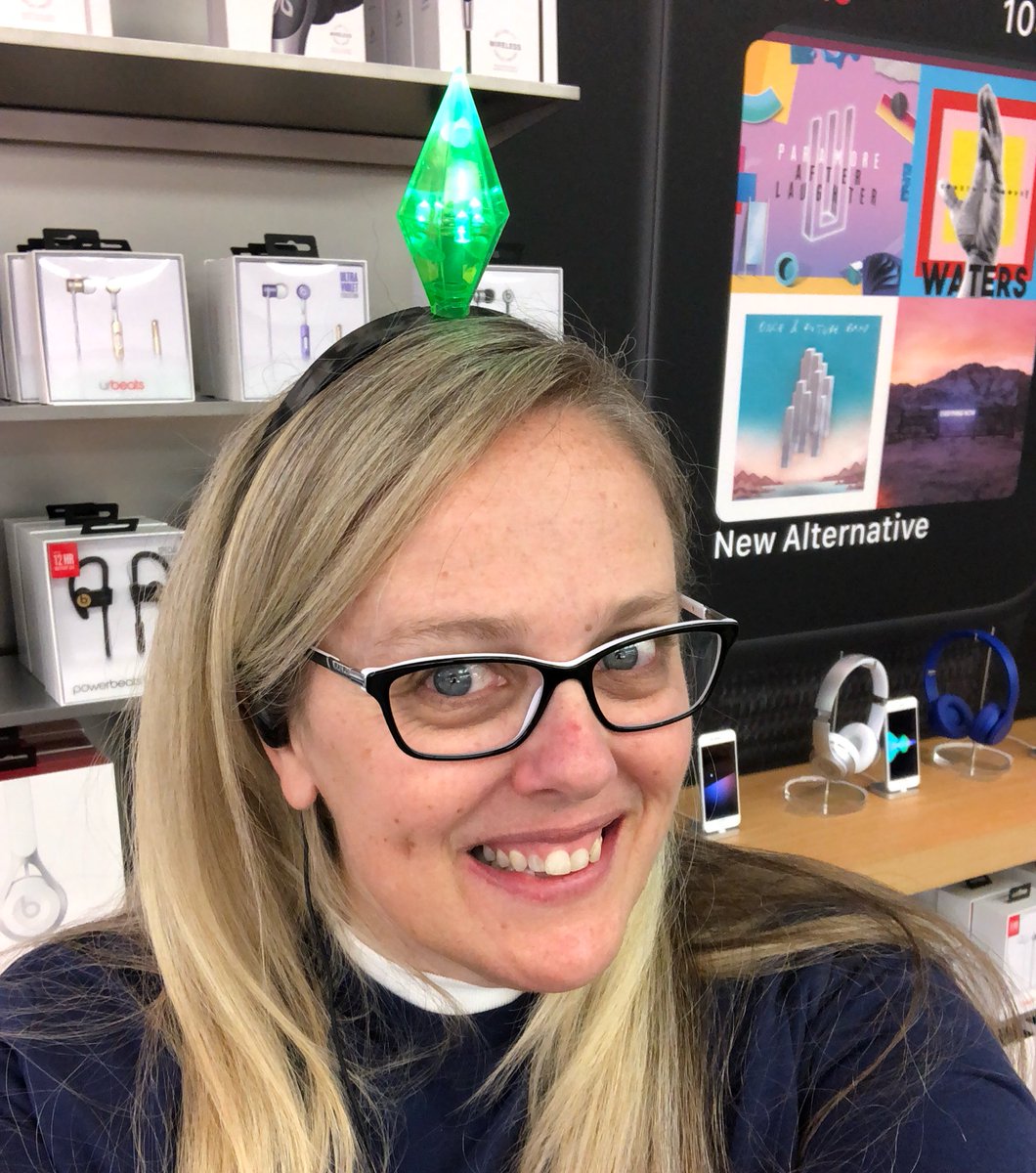ArsenGirl's tweet photo. I'm a Sim. #Halloween2017 #plumbob #simsinreallife #thesims https://t.co/mFiSgzJ5bq