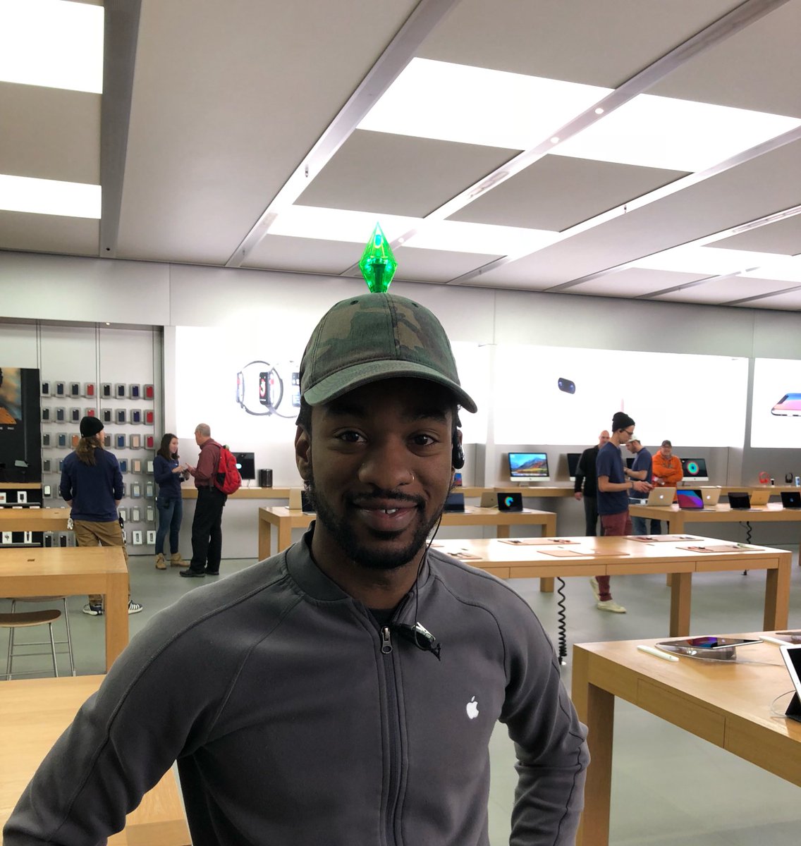 ArsenGirl's tweet photo. I work with the coolest Sim. #Halloween2017 #plumbob #simsinreallife #thesims @AwwwwShoot_OB https://t.co/qZcjiW4ox4
