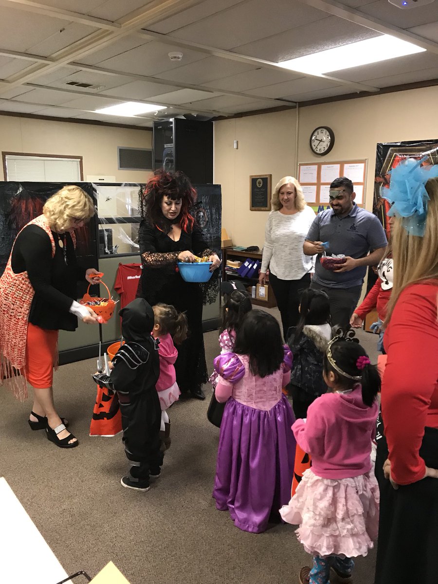 strhobbs's tweet photo. MAS preschool getting their treats! #HappyHalloween2017 #MercedAdultSchool https://t.co/njwOadtrlw