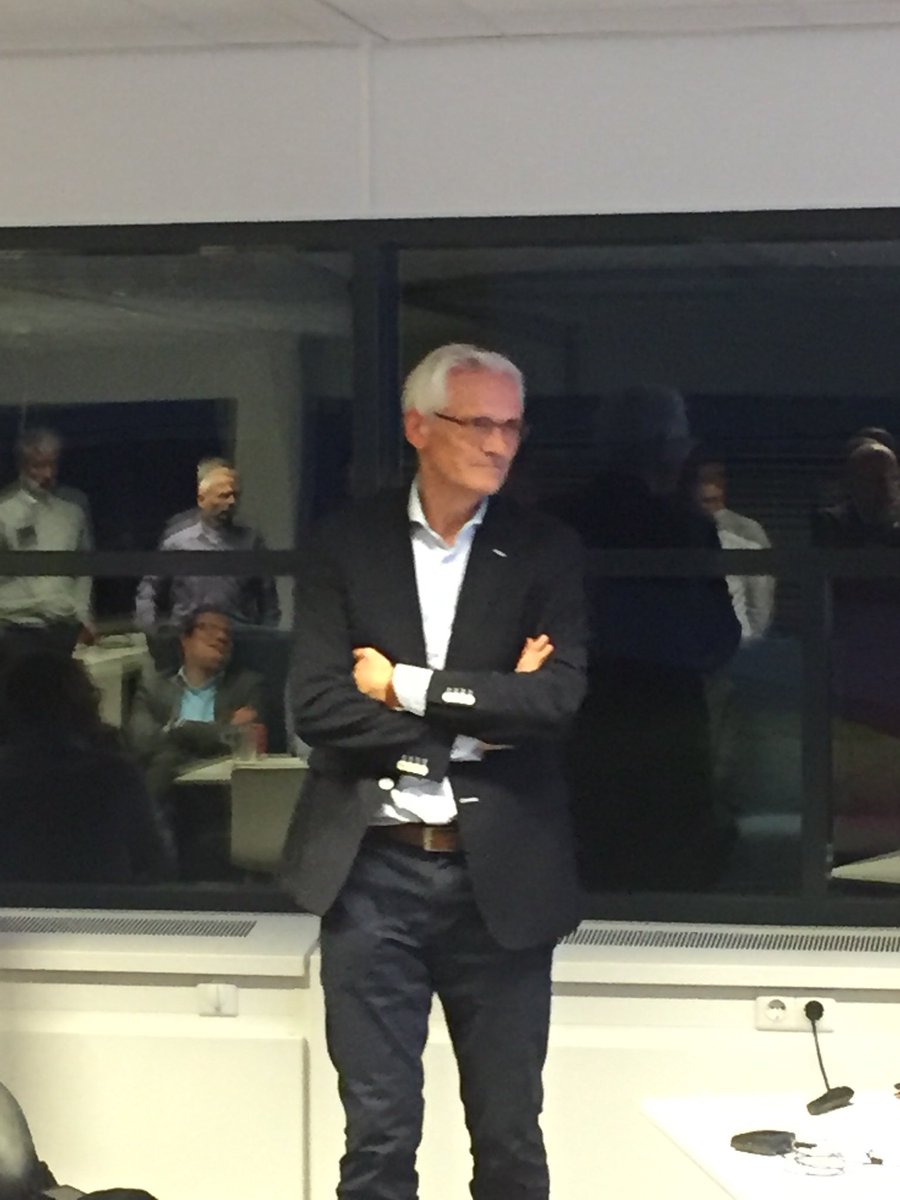 antoonvanl's tweet photo. @houben_jan alweer 20 jaar bij @MxIpartners - in het zonnetje gezet door @marcozoet https://t.co/f5btKyDyXF