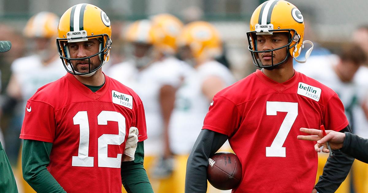 Aaron Rodgers is back in Green Bay &amp; in the meeting rooms as the #Packers return from the bye week.

📰: pckrs.com/jh57a