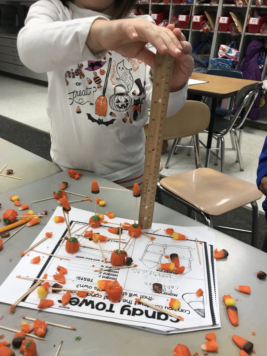 saguarosin2nd's tweet image. First #SpookySTEM challenge candy towers #STEM @PleasantUnionYR