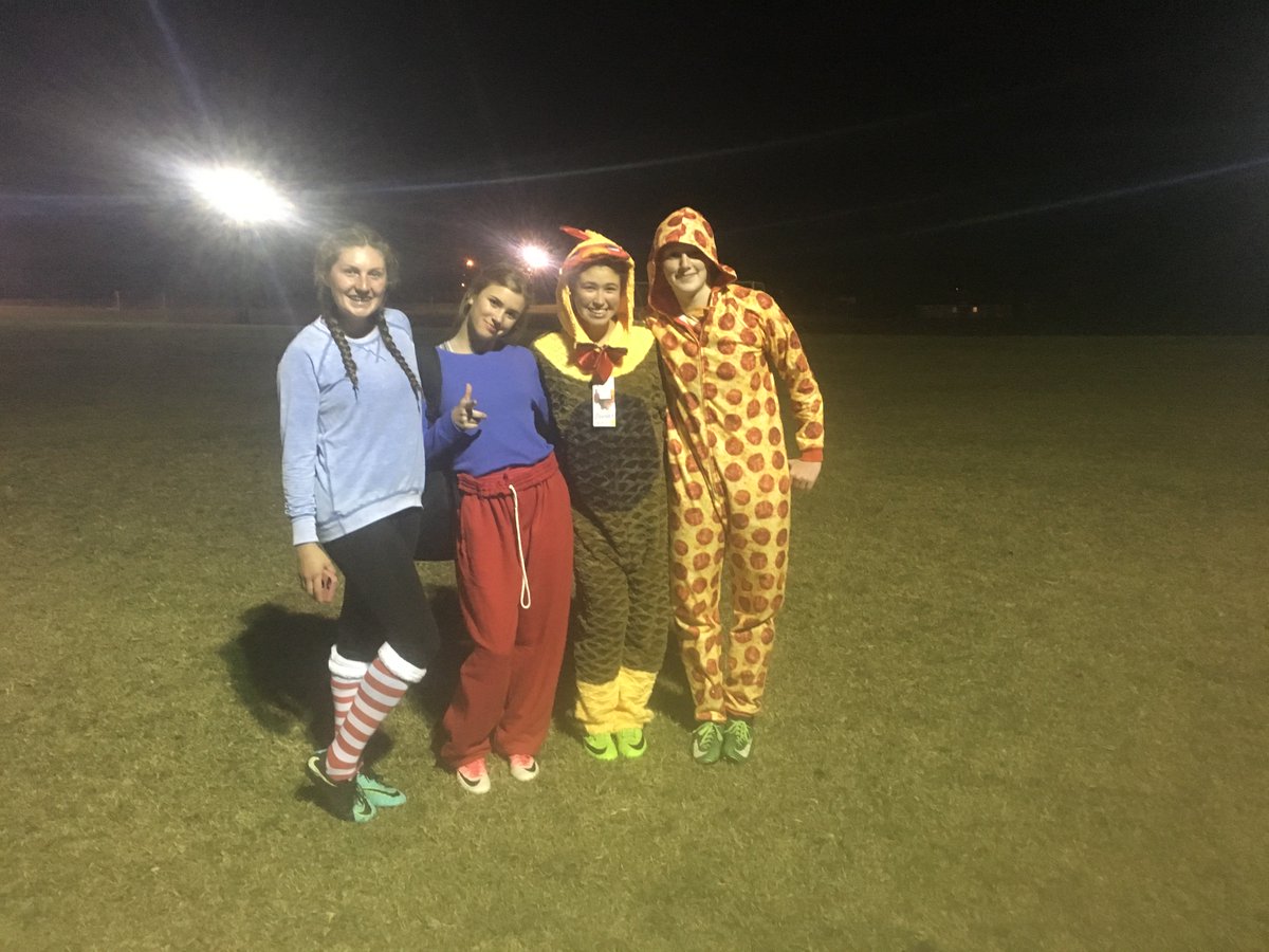 LibertySocClub's tweet photo. Happy Halloween! Our 18U girls had some amazing costumes at practice last night! ⚽️🎃👻⚽️ https://t.co/sistHIsLTF