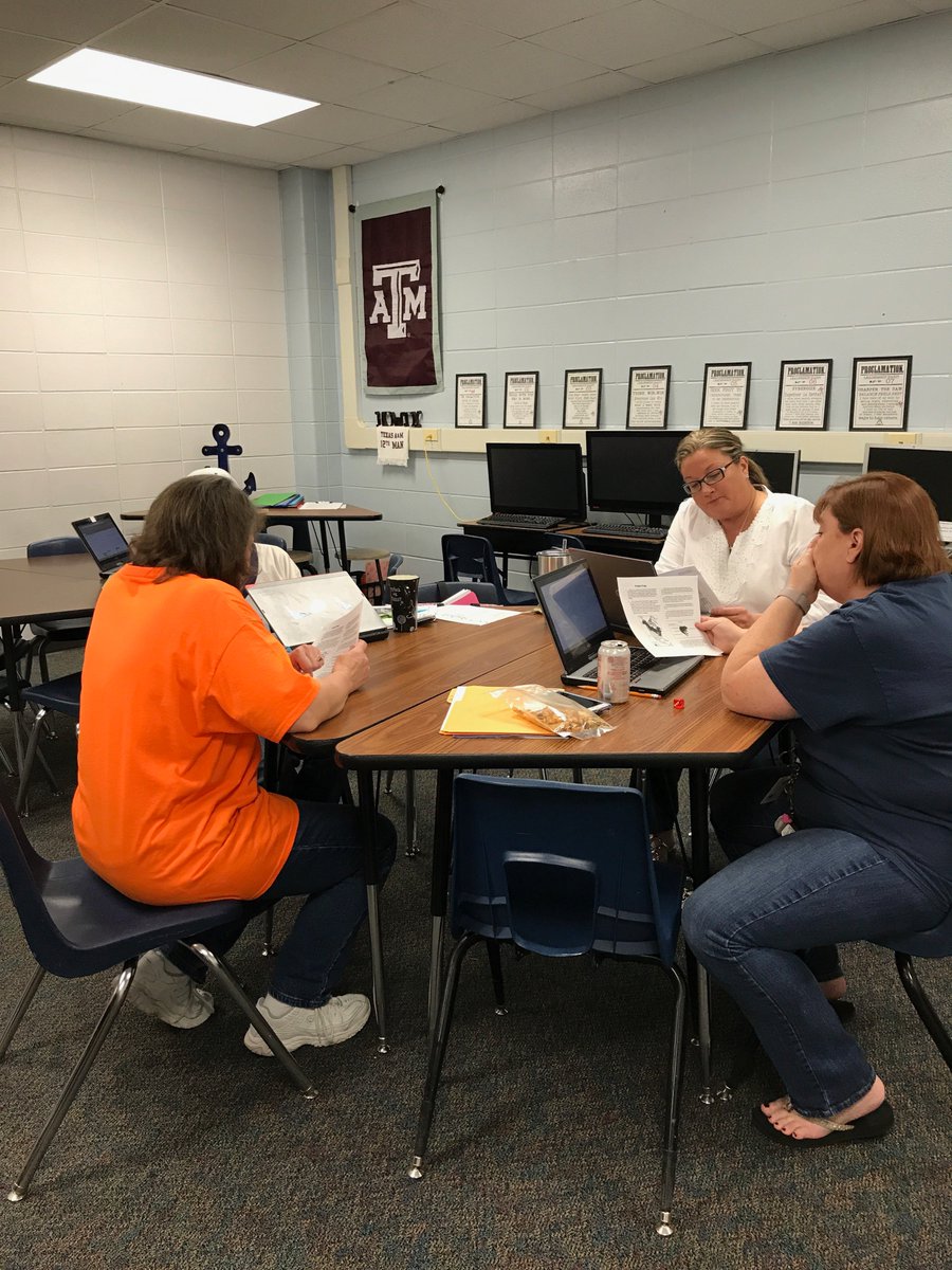 BVinson07's tweet image. 6th grade Ts practicing @lead4ward&apos;s Stop Plop &amp;amp; Roll! They will implement with Ss next! #strategyoftheweek @WunderlichKISD @SarahLanders9