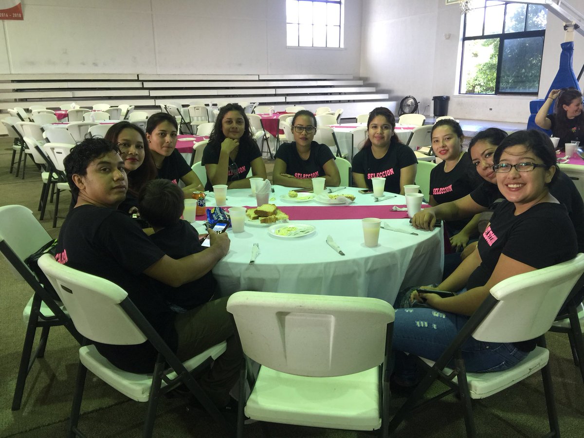 PanterasFemenil's tweet photo. Desayuno del #Safanal contra el cáncer de mama #Tabasco presente https://t.co/UZ1QTf8KPv