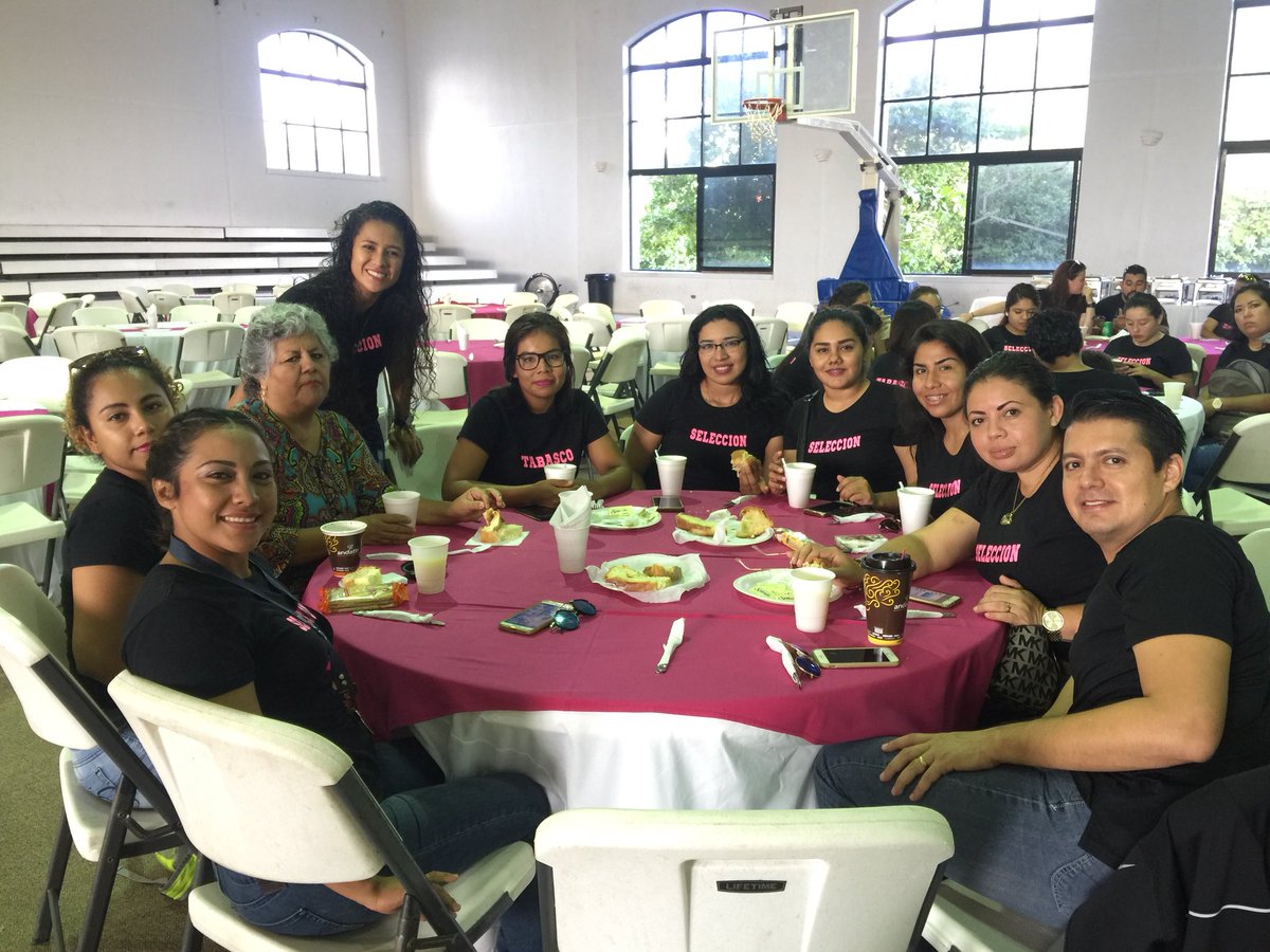 PanterasFemenil's tweet photo. Desayuno del #Safanal contra el cáncer de mama #Tabasco presente https://t.co/UZ1QTf8KPv