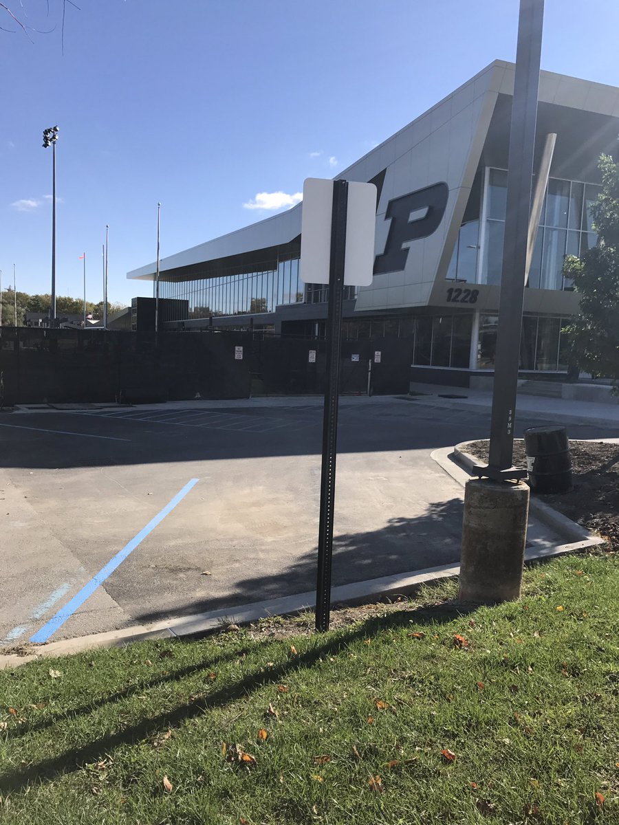 ballerabby24's tweet photo. Nora: "I have no idea why I got a ticket, it's not marked handicapped"

Me (an intellectual): 🐸☕️

#PeepTheSign https://t.co/TQ1t9z51iD