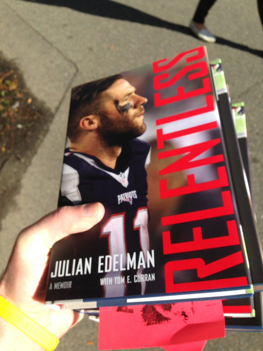mortyphp's tweet photo. Thanks @Edelman11 @tomecurran 
Just took care of my Christmas shopping on Halloween #OneNibble #BookTyme #Yalla https://t.co/S5n8M1DRRA