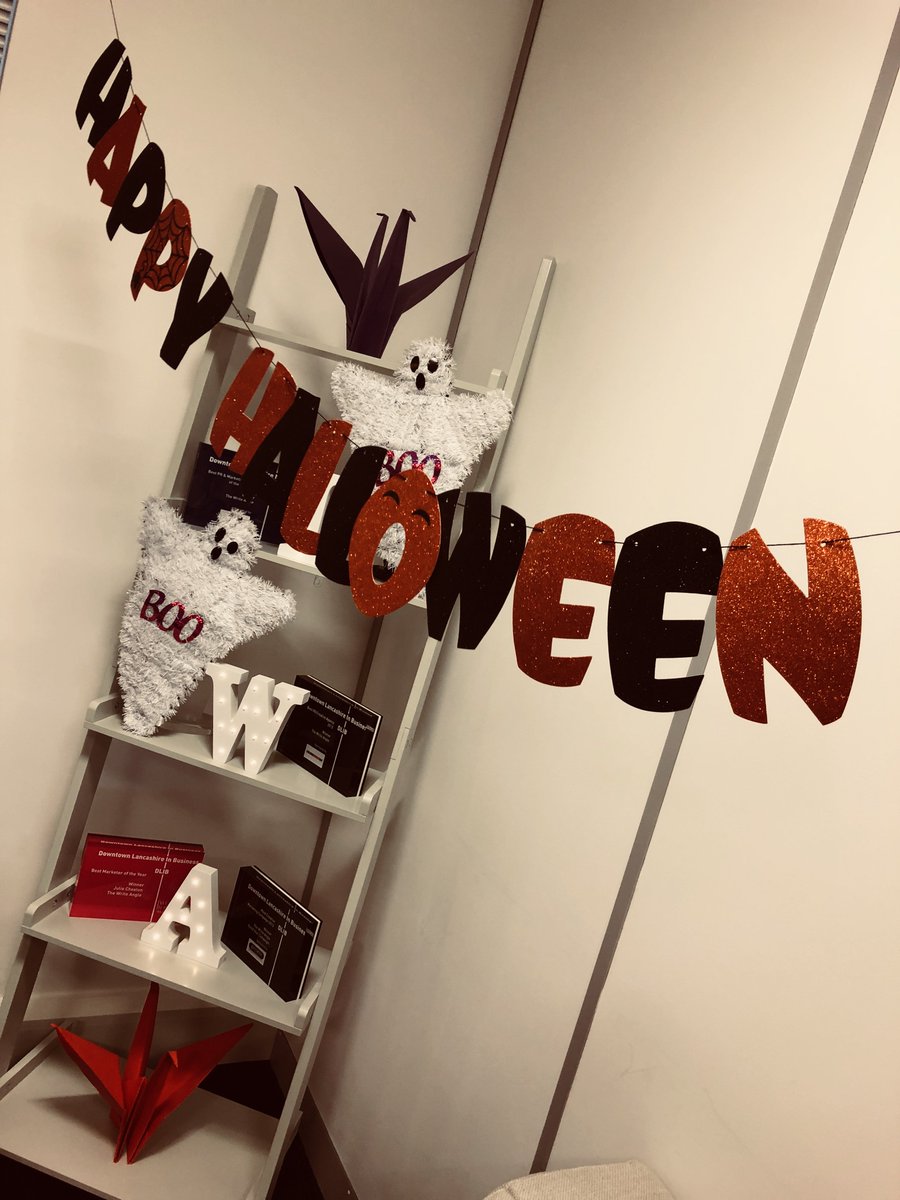 TheWriteAngle's tweet photo. Happy #Halloween from #TeamTWA! https://t.co/y98HgeB1Yy