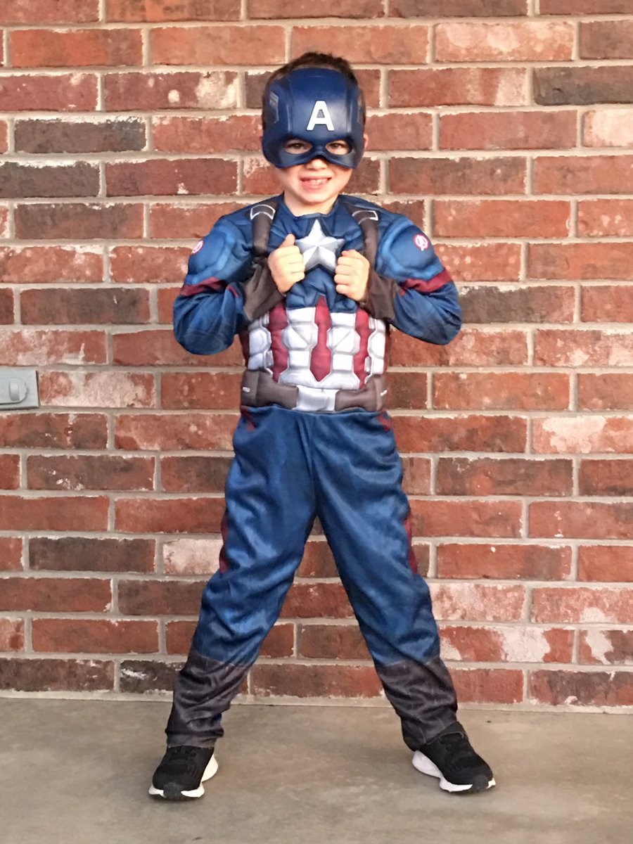 momgorun's tweet photo. Happy Halloween from the Ramsey boys. #LarryBird #BostonCeltics #captainamerica https://t.co/kRnIQnSLk2