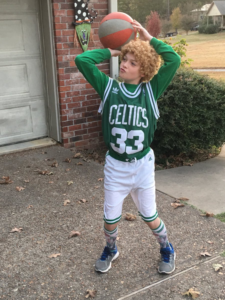momgorun's tweet photo. Happy Halloween from the Ramsey boys. #LarryBird #BostonCeltics #captainamerica https://t.co/kRnIQnSLk2