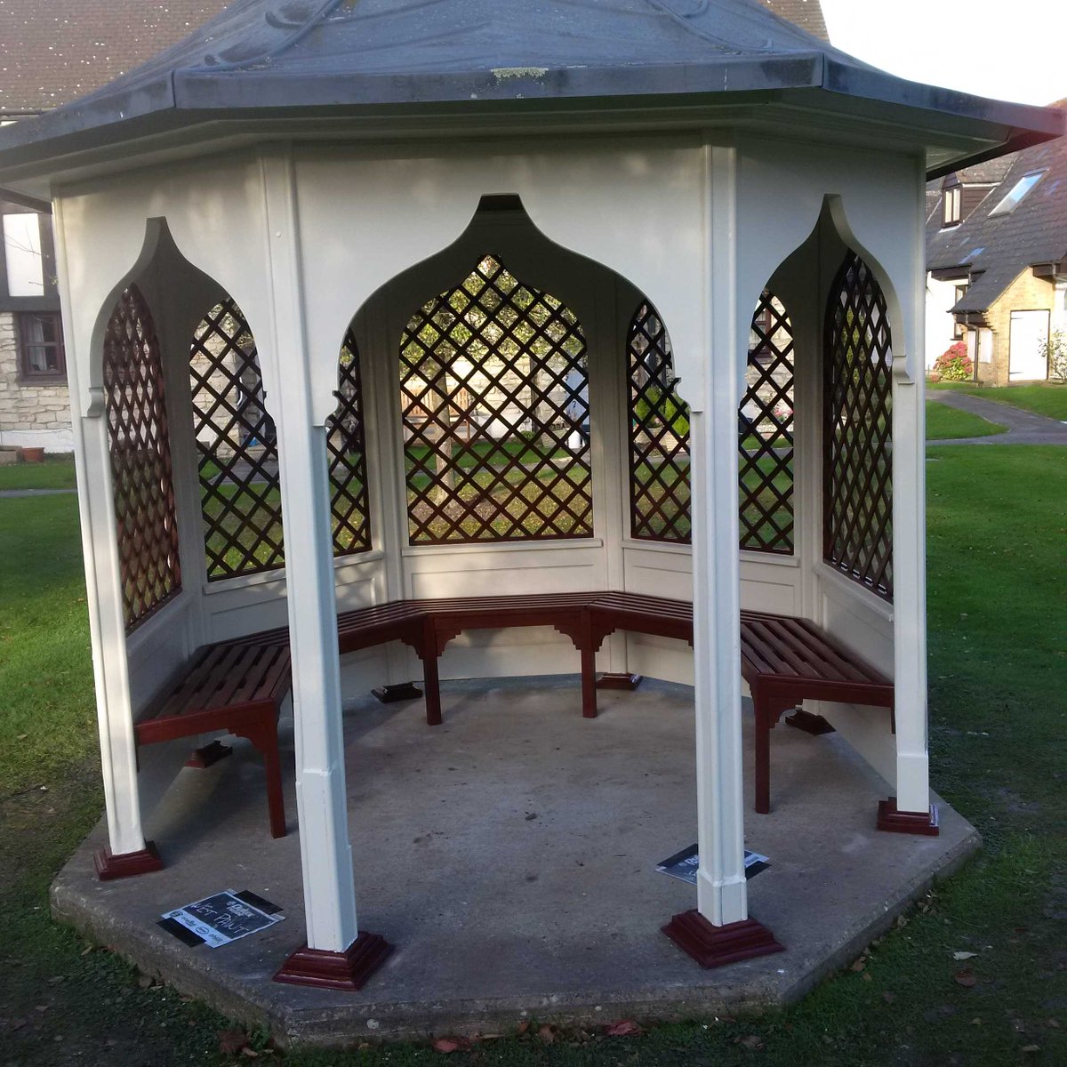 Jersorcha's tweet photo. All #Gazebo #dryflex repairs finished and fully #decorated @repaircareuk residents very happy. https://t.co/FcyaFmTVpO